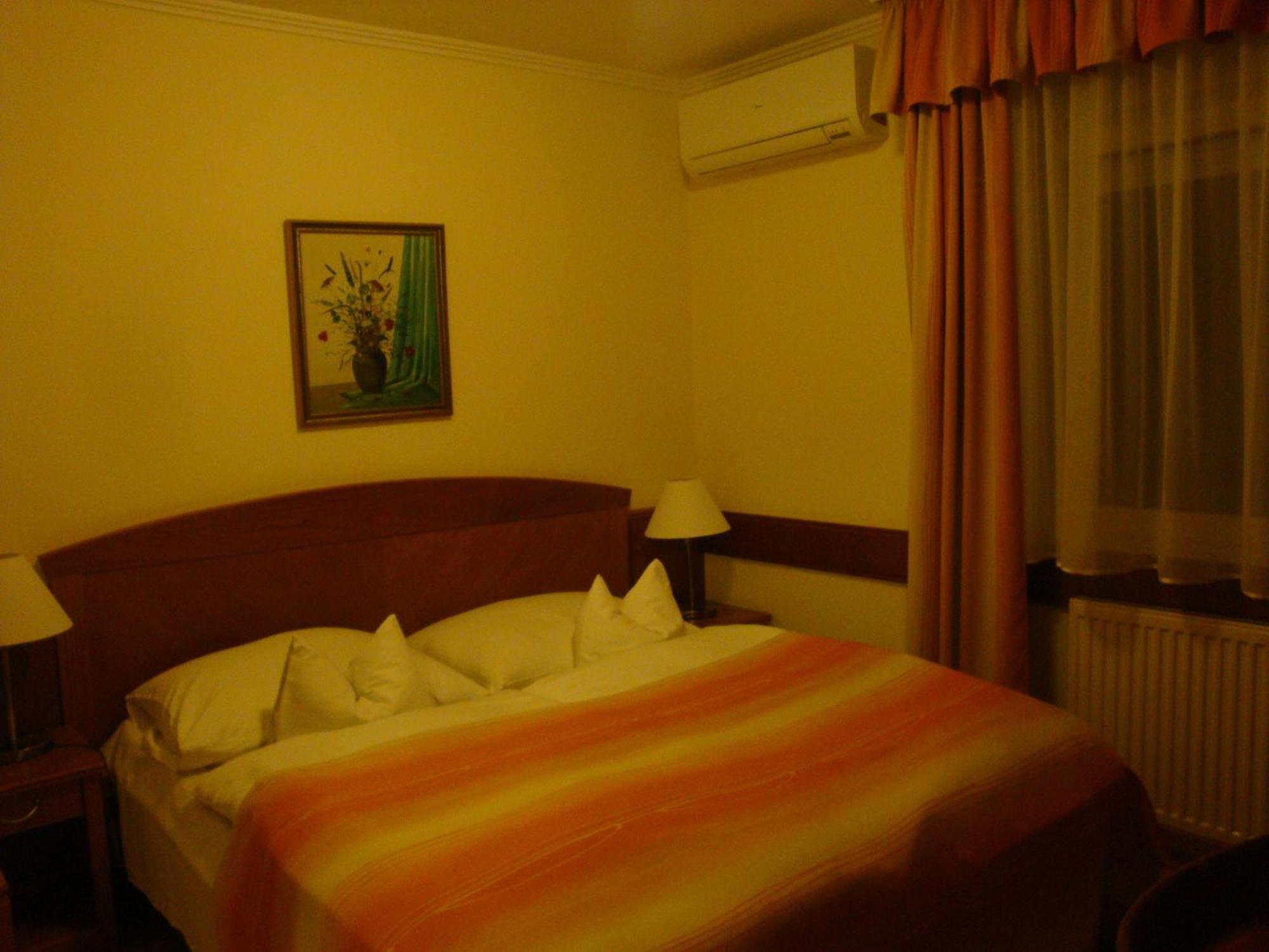 Fortuna Villa Hévíz Quarto foto